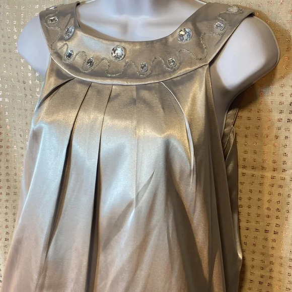 Alexia Admor Sliver Backless Dress with Beaded Neckline - Picture 2 of 9